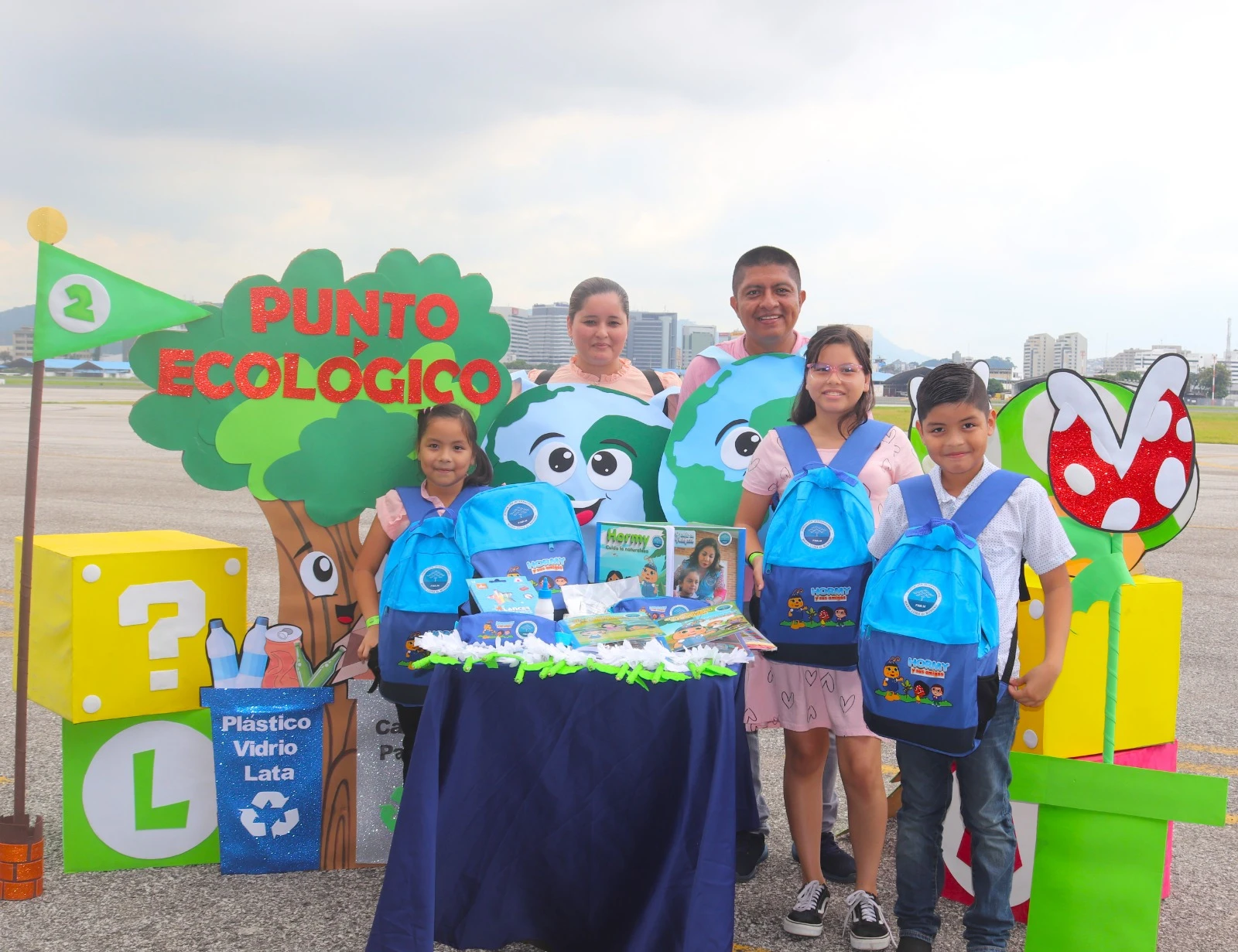 NIRSA entregó 220 kits escolares para desarrollo de la educación