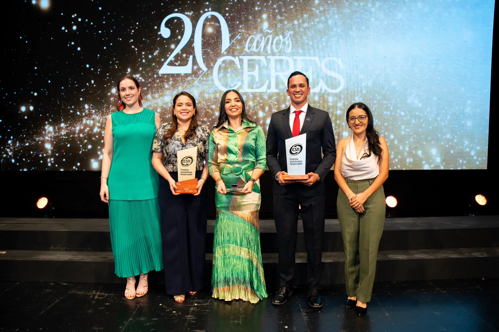 Equipo de NIRSA y Proposorja recibe el distintivo ESR en la ceremonia de CERES 2025.